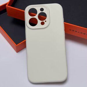 Minimal Soft Phone Case – Clean Look